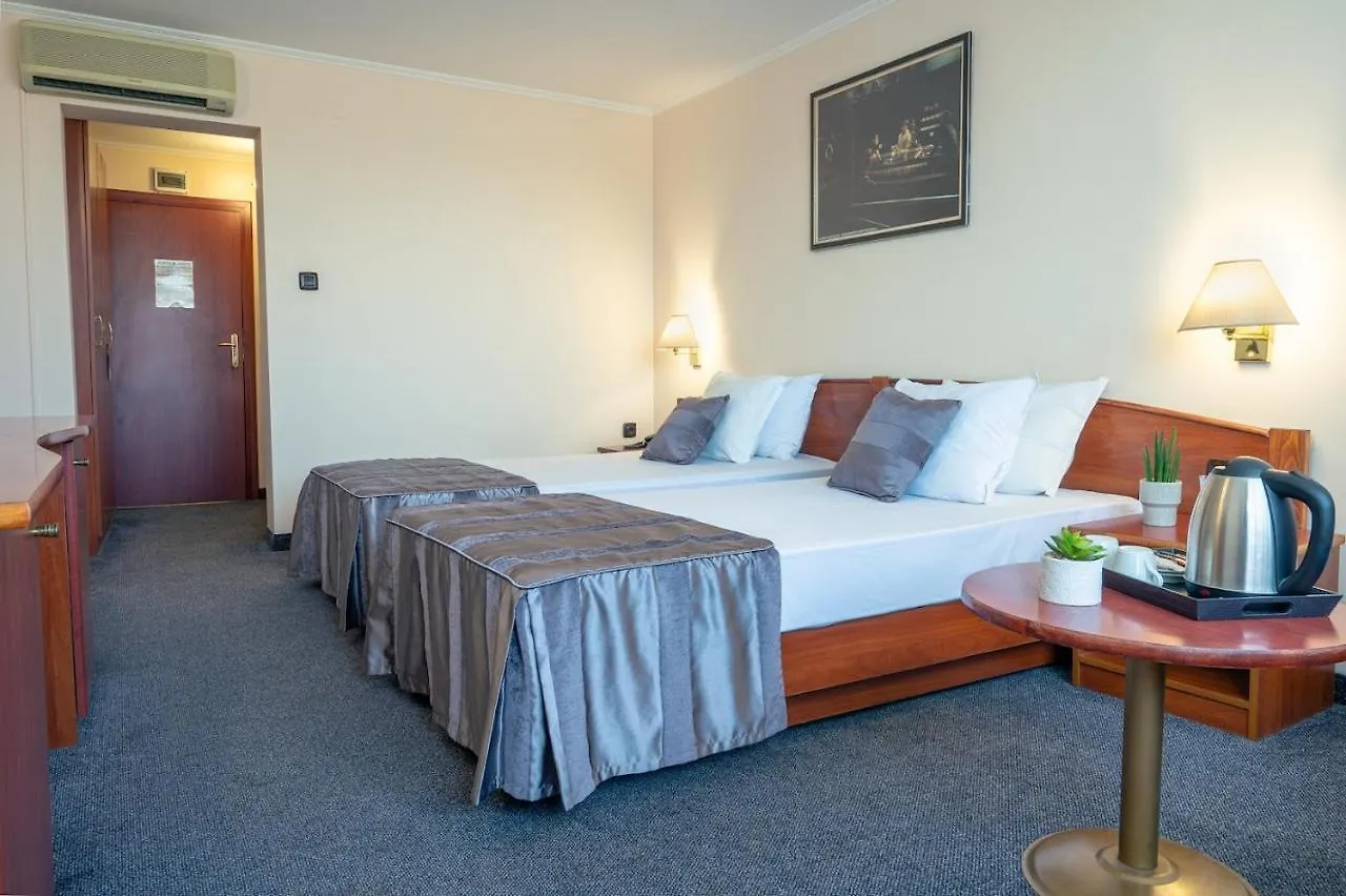 Hotel Orbita Varna 2*,