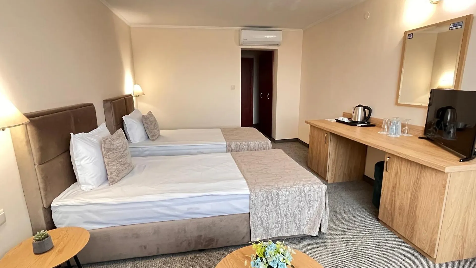 Hotel Orbita Warna 2*,